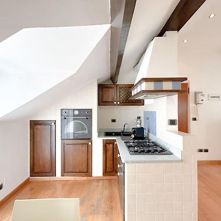 Appartamento Elegante Mansarda 300Mt Dal Mare - Centro - Wifi Savona Esterno foto