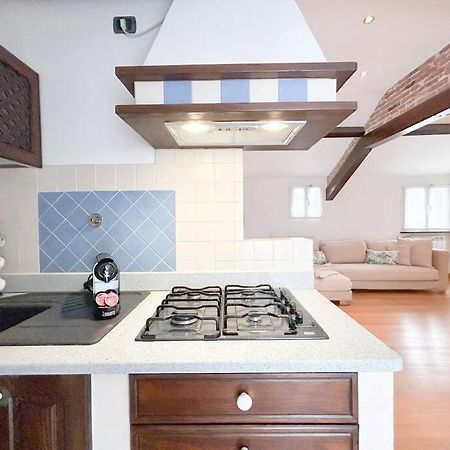 Appartamento Elegante Mansarda 300Mt Dal Mare - Centro - Wifi Savona Esterno foto