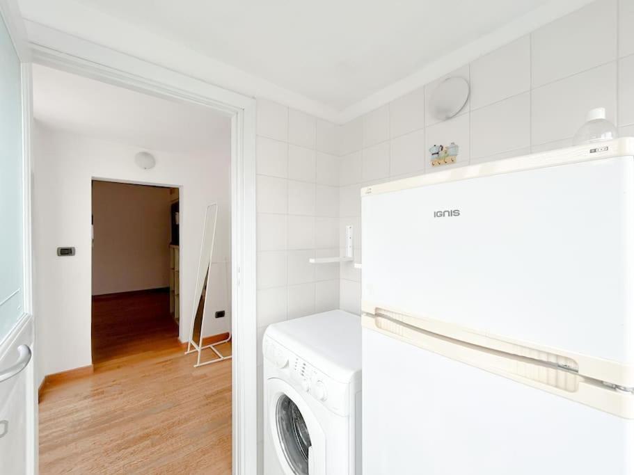 Appartamento Elegante Mansarda 300Mt Dal Mare - Centro - Wifi Savona Esterno foto